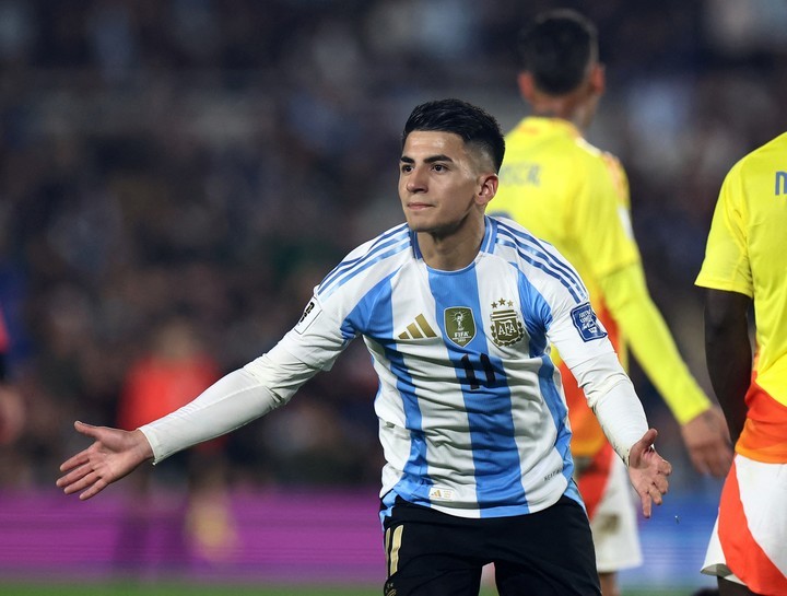 “¡Con uno menos y en el último suspiro!”: la Argentina empató con Colombia gracias a un golazo salvador de Thiago Almada
