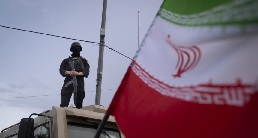 M&Aacute;XIMA TENSI&Oacute;N MUNDIAL: Ir&aacute;n lanz&oacute; una fuerte amenaza a Estados Unidos y advirti&oacute; que puede &ldquo;enviarlos al fondo del mar&rdquo;