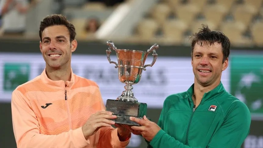 ¡Histórico en París! Zeballos gritó campeón en Roland Garros a los 39 años y rompió una maldición de finales perdidas