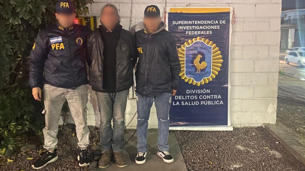La Policía Federal capturó a un hombre acusado de abusar sexualmente de su hijastra